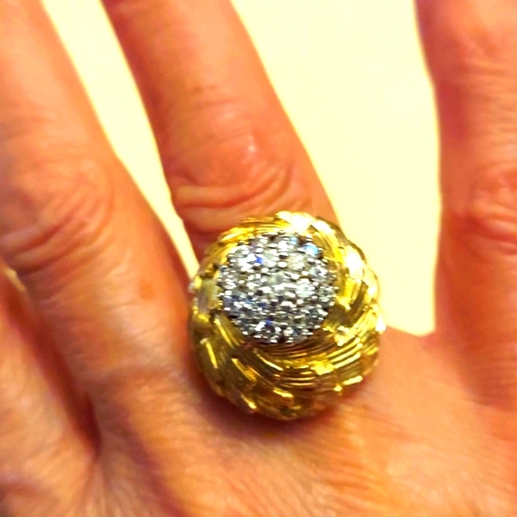 18K gold and diamond ring. - Picture 1 of 16